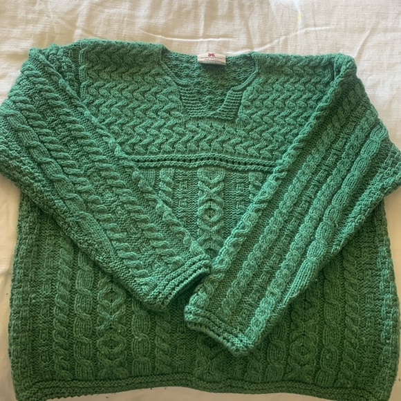 Vintage Carraig Donn Women’s Green Sweater Merino Wool Ireland SZ S cable knit - Picture 2 of 6